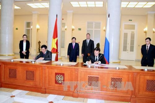 Vietnam, Russia hold 19th session of intergovernmental committee - ảnh 1